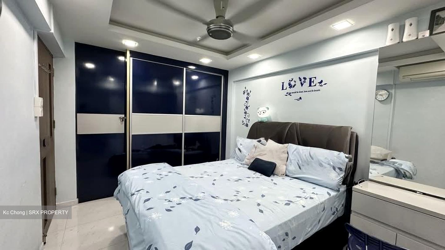 Blk 241 Jurong East Street 24 (Jurong East), HDB 3 Rooms #604908001